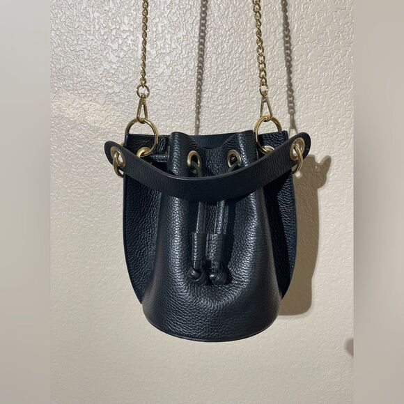 Divas Bag Elegant Black Leather Bucket Bag - Picture 1 of 5